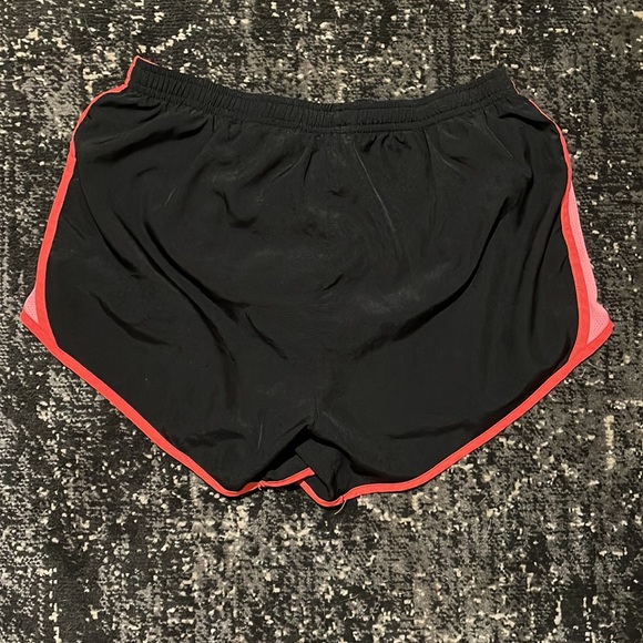 nike dri-fit shorts - Picture 2 of 2